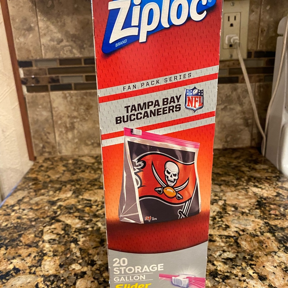 Tampa Bay Buccaneers NFL Ziploc Gallon Storage Bags 20 Count Slider Bags
